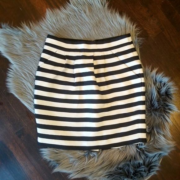 Banana Republic Dresses & Skirts - ❤ Banana Republic Striped Pencik Skirt